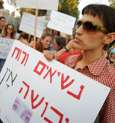"המשורר האנס" מתקפת בלוגרים על משורר ומבקר הספרות של השמאל הקיצוני