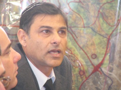 "מה ביקשנו? רק בית כנסת". יחזקאל יו"ר השכונה