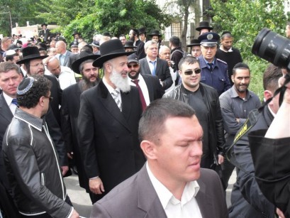 גם הרב הראשי לישראל מבקר באומן
