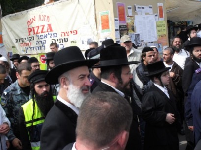 גם הרב הראשי לישראל מבקר באומן