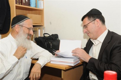 שר החינוך בביקור בישיבת עטרת ירושלים: "לחזק את עיר העתיקה"