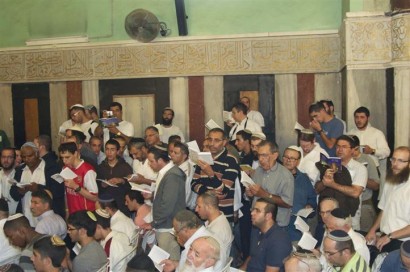 תמונות ממעמד הסליחות המרכזי במערת המכפלה