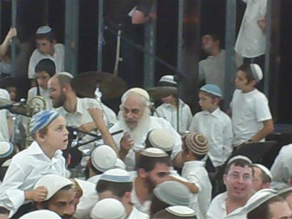 תמונות משמחת בית השואבה בישיבת "מרכז הרב"