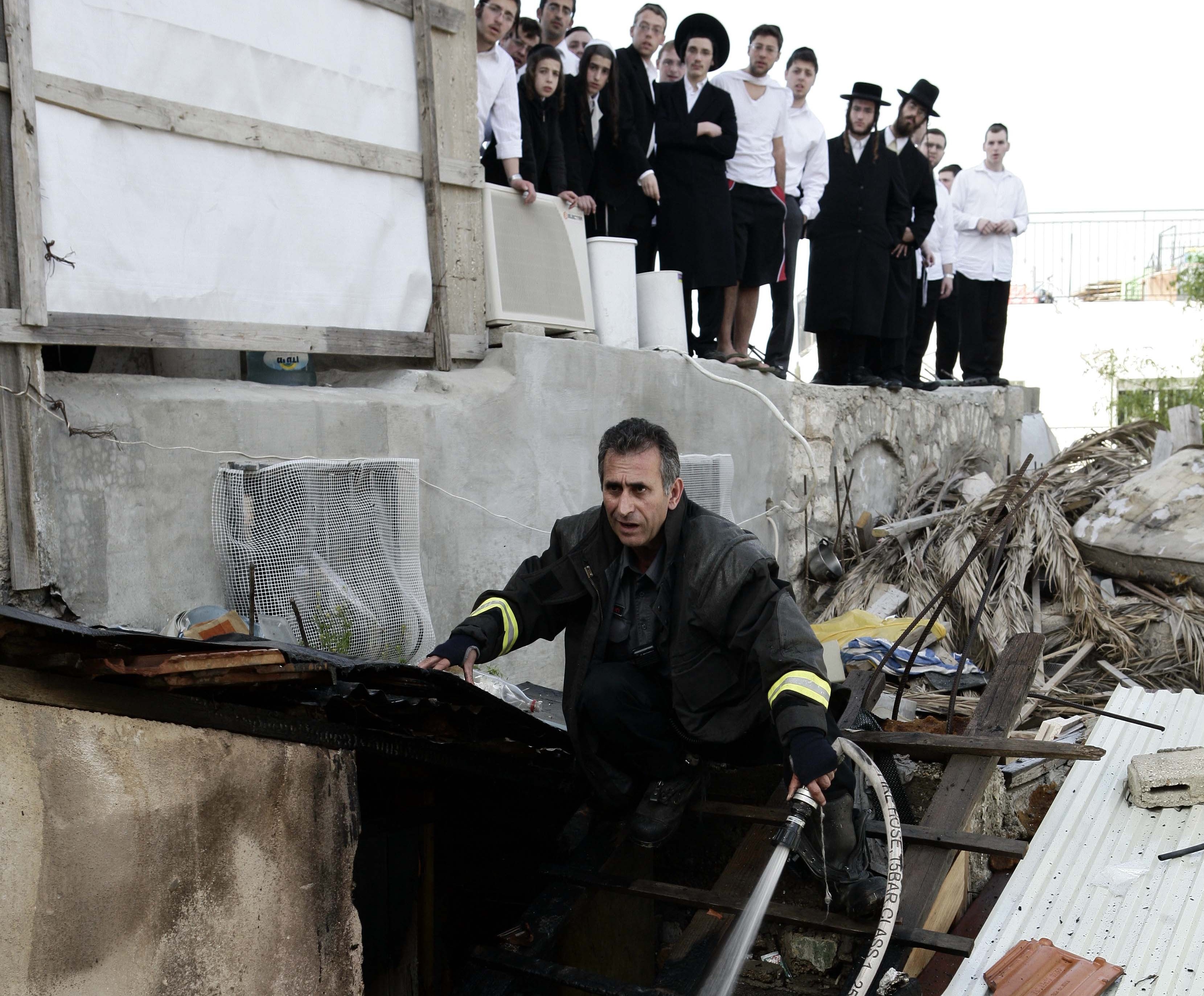 הרב רוזן לציבור החרדי: הצילו את שירותי הכבאות