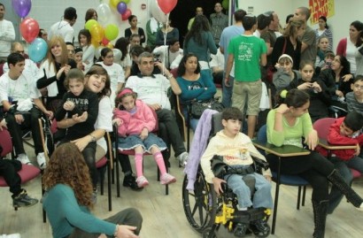 שי גבסו הופיע בפני ילדי עמותת "חברים לרפואה"