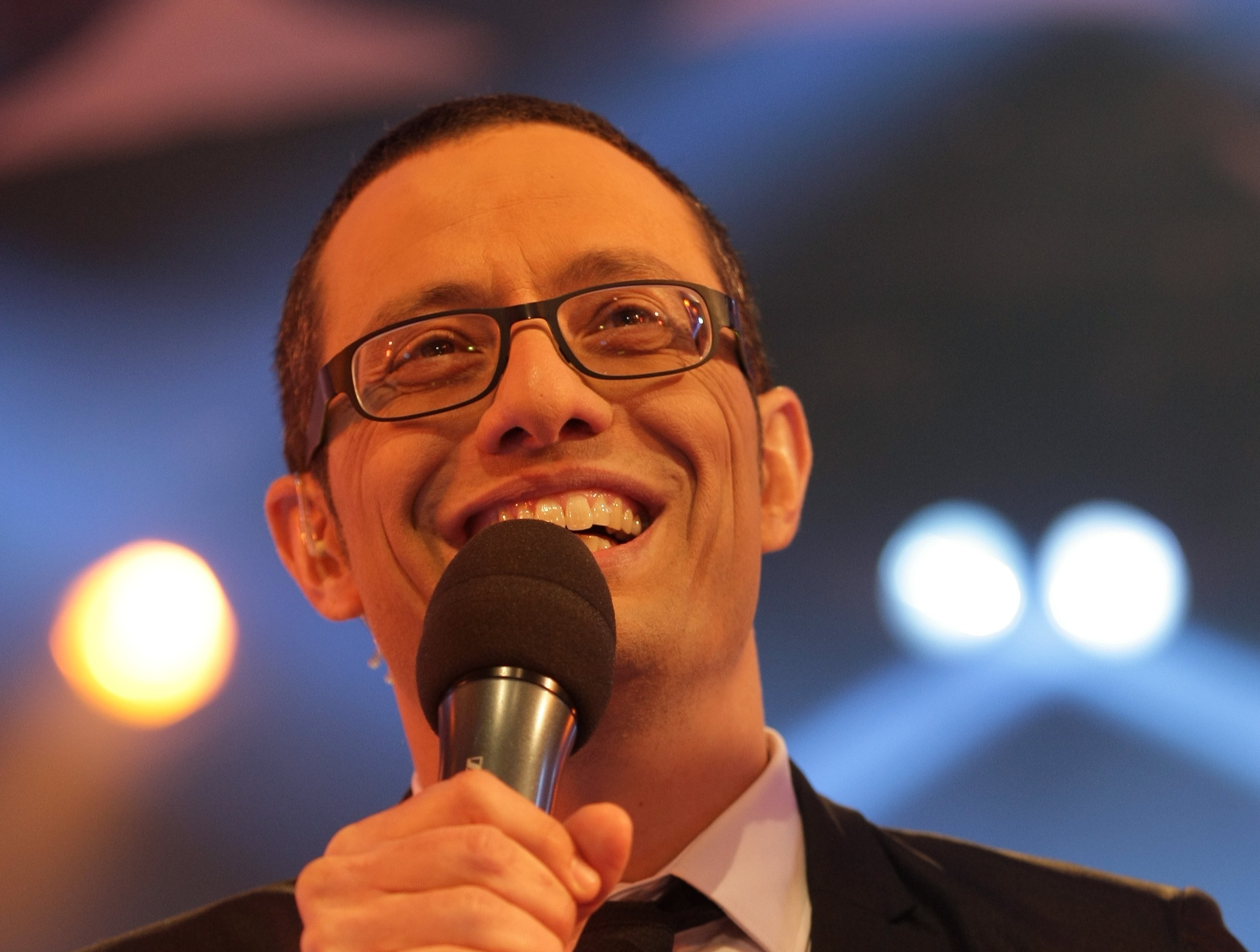 פרופ' אלמוג: אני מתבייש בחיוך הציני של ארז טל