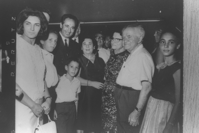 תמונות מחייה של סוניה פרס ז"ל לצד בעלה שמעון