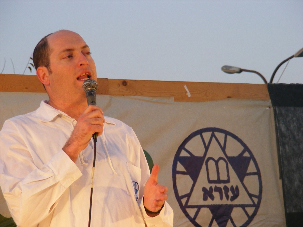 ב"עזרא" נטעו, חילקו לנזקקים והצדיעו לציונות הדתית