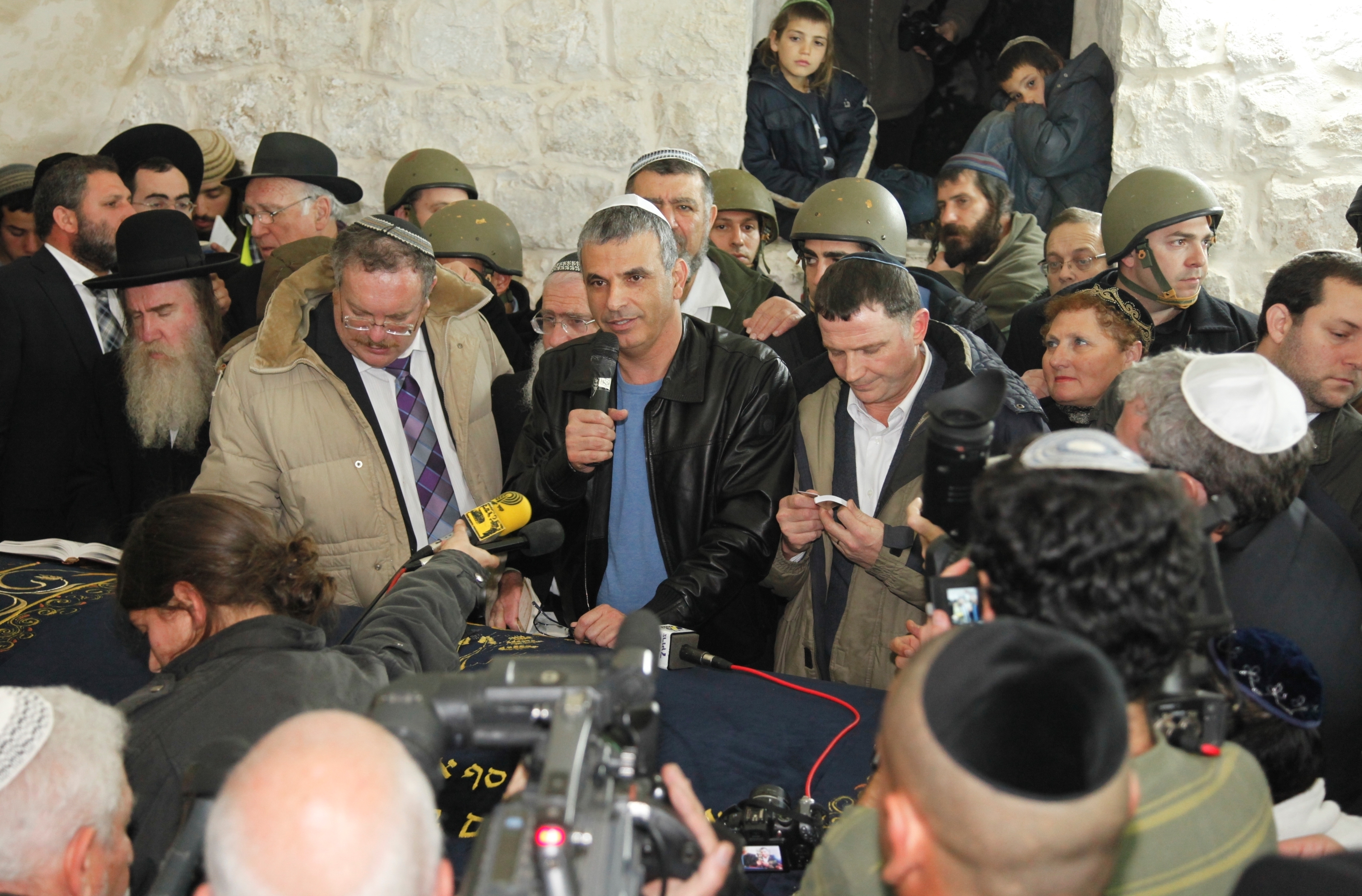 שרים במעמד חניכת קבר יוסף: "עוד יגדלו כאן ילדים"