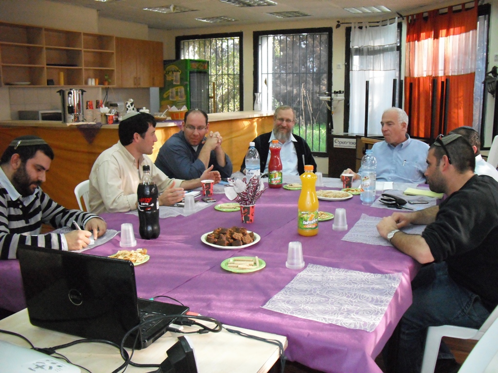 אורי אריאל לגרעין התורני בלוד: תשתלטו על העיר