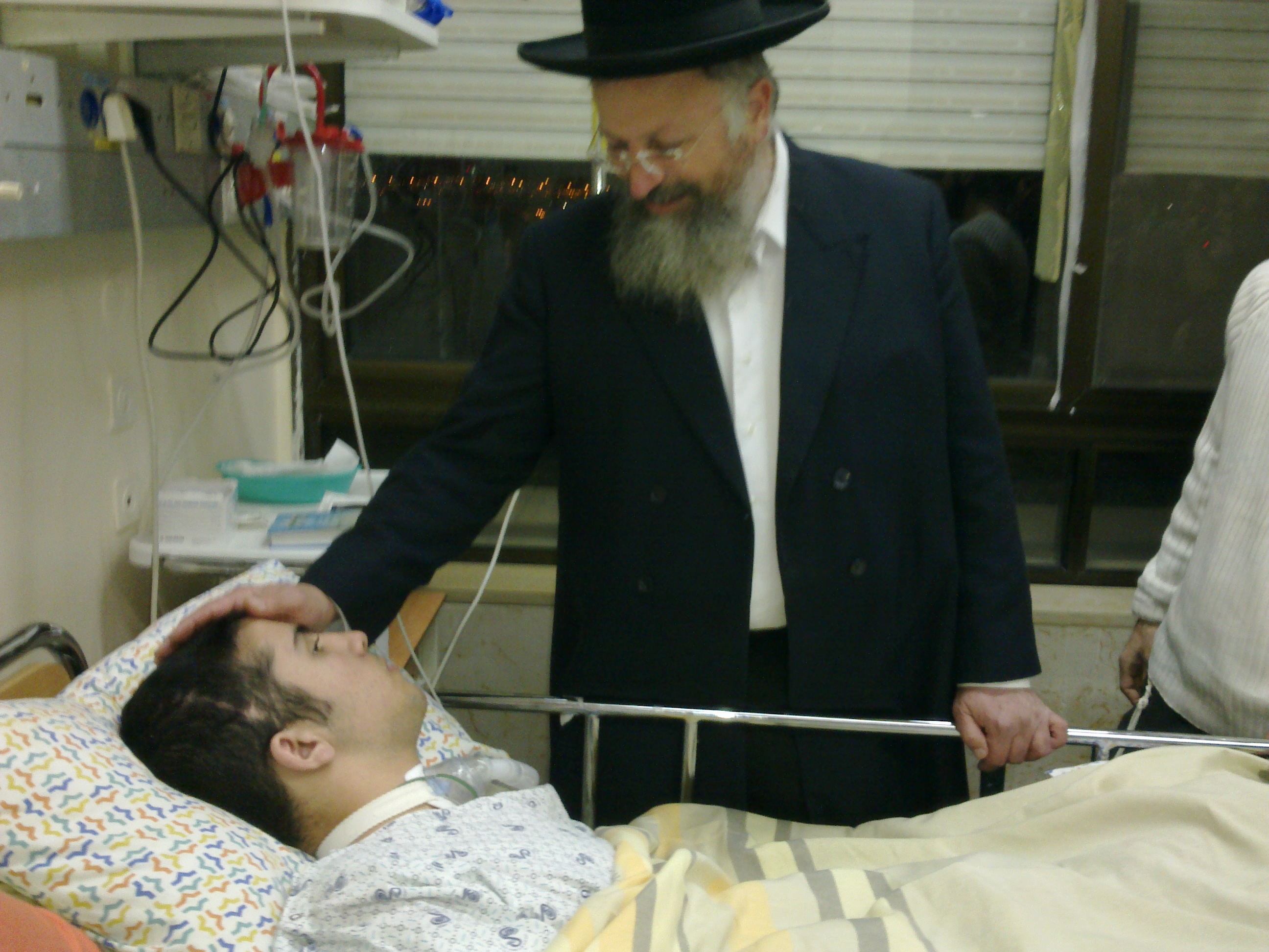 מאות בני נוער התפללו לרפואתו של ישראל אוזן