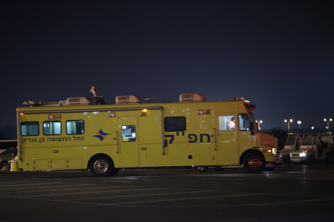 תיעוד הדרמה בנתב"ג: עשרות אמבולנסים ורכבי הצלה