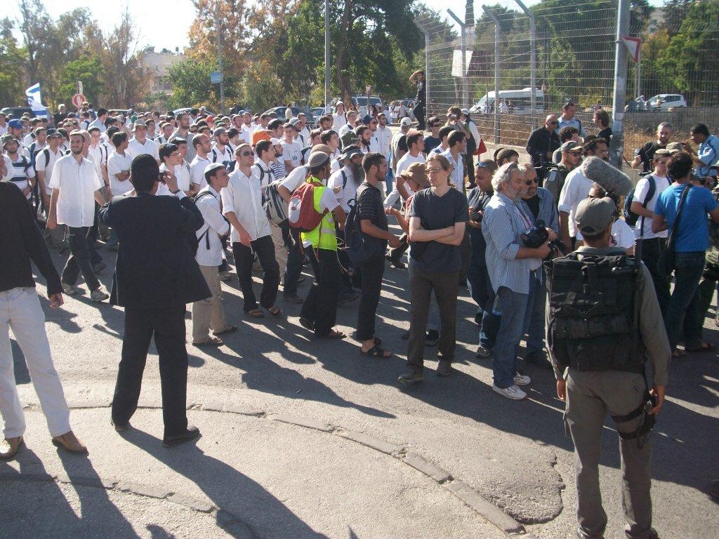 תמונות מהריקודגלים ומהעימותים עם האנרכיסטים