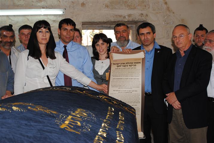 לאחר 11 שנה: ביקור ראשון בקבר יוסף באור יום