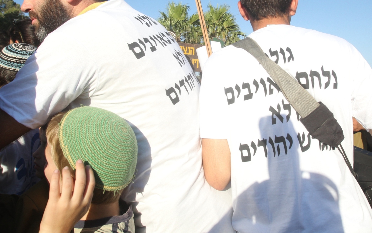 הצלמת מירי צחי: חיילי גולני לבשו את החולצות מרצונם