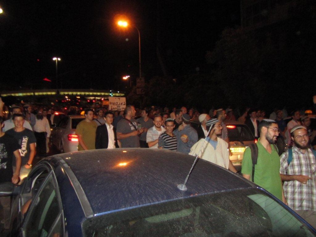 תמונות: כך התקבל הרב דב ליאור כשחזר לירושלים