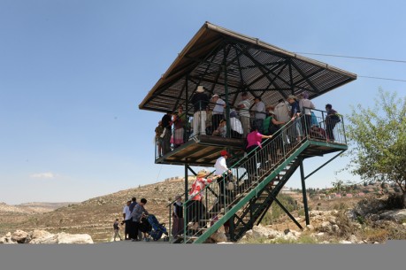 פרויקט משקפת: 800 ישראלים באו להשקיף בשומרון