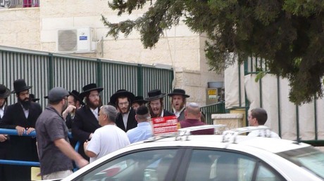 חרדים הפגינו בבית שמש: ילד בן תשע נפגע מאבן
