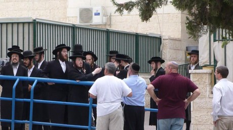 חרדים הפגינו בבית שמש: ילד בן תשע נפגע מאבן