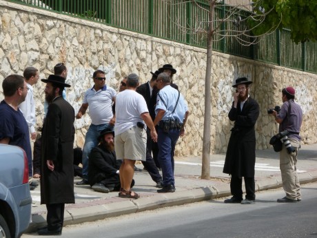 חרדים הפגינו בבית שמש: ילד בן תשע נפגע מאבן