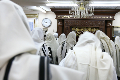 200 מנינים, 700 מתנדבים, 40,000 אלף מתפללים