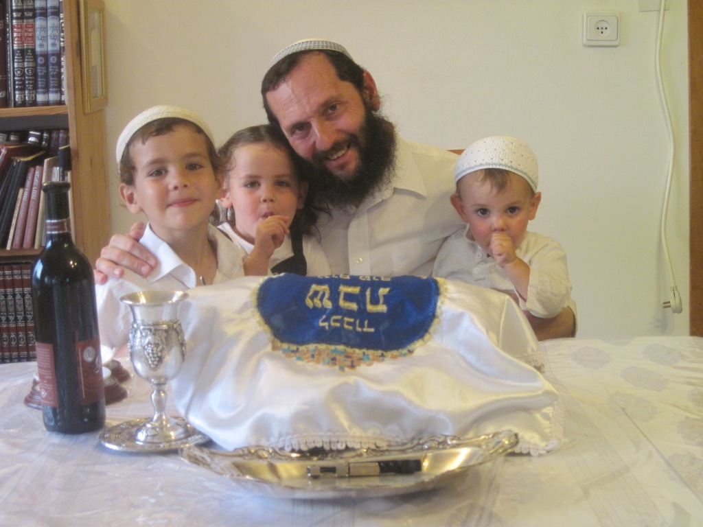 להקים ועדת חקירה עצמאית לבדיקת רצח הרב מרצבך