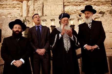 נתניהו וברק הדליקו נר ראשון של חנוכה בחטמ"ר אפרים