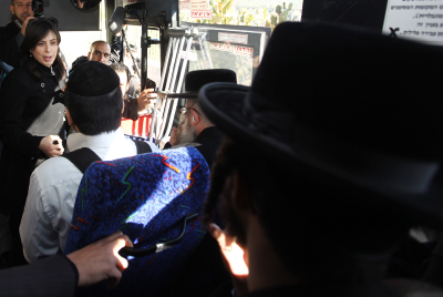 מהומה ב'קו מהדרין': חוטובלי התיישבה בשורה הראשונה