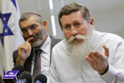 כצל'ה: הרב הצבאי הראשי הוא איש חלש חסר עמוד שדרה