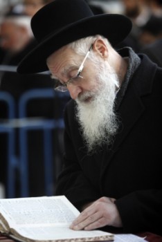 תמונות: התפילות בכותל לרפואת הרב יעקב יוסף