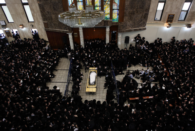 גלרייה: כך נראתה הלוויתו של האדמו"ר מויז'ניץ