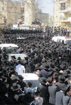 תמונות מלווית הרב חיים פנחס שיינברג זצ"ל
