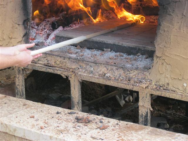 גלרית תמונות ענקית: איך אופים מצות עבודת יד