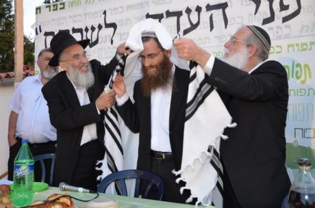 בתפוח הכתירו את רב הישוב; הרב טאו בא לחלוק כבוד