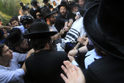 רבע מיליון איש ליוו את הרב אלישיב זצ"ל למנוחות