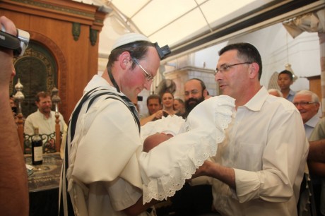 סער: "לא ניתן לספר את סיפור העם היהודי בלי חברון"