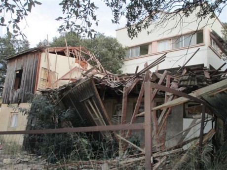 מנזקי הסופה: קרס הצריף המיתולוגי של ישיבת כפר חסידים