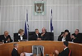 בייניש וגרוניס: בתי המשפט מלאים שופטים לא ראויים