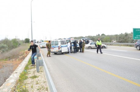 פיגוע דריסה בקרני שומרון: שוטרים ירו לעבר המחבלים
