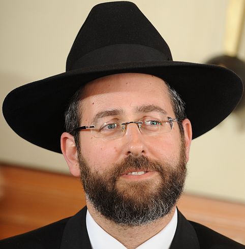 בגלל ההתמודדות לרבנות: הרב דוד לאו הושעה מערוץ 1