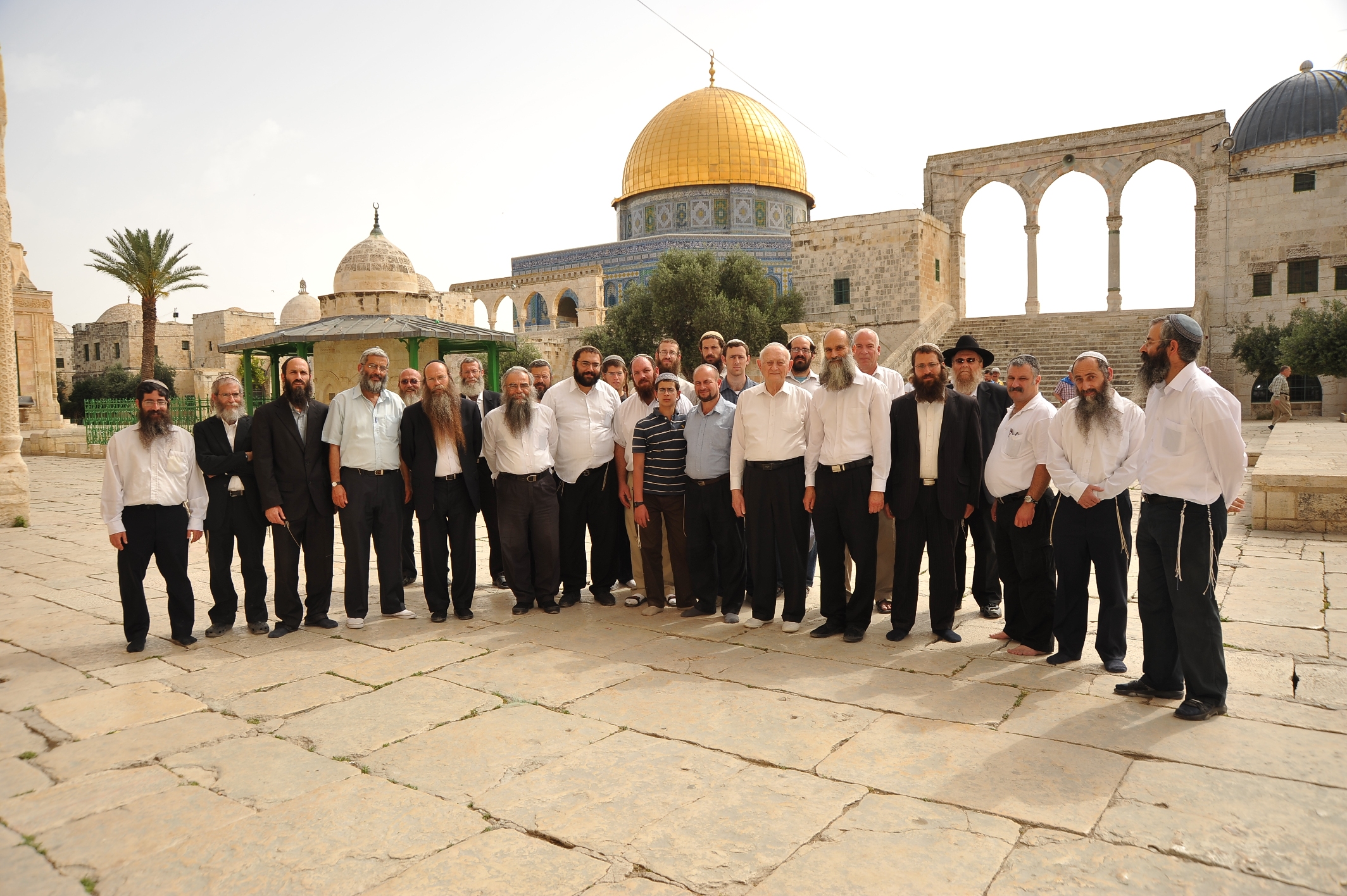 הרב שילת: כדאי לסמוך על הרבנים העולים להר הבית
