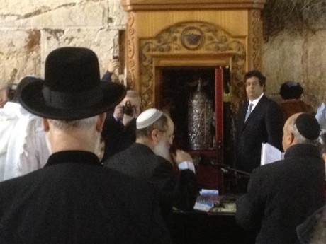 ליל יום העצמאות: רחבת הכותל מלאה בהמוני מתפללים