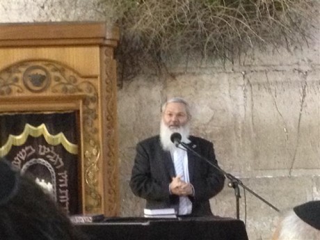 ליל יום העצמאות: רחבת הכותל מלאה בהמוני מתפללים