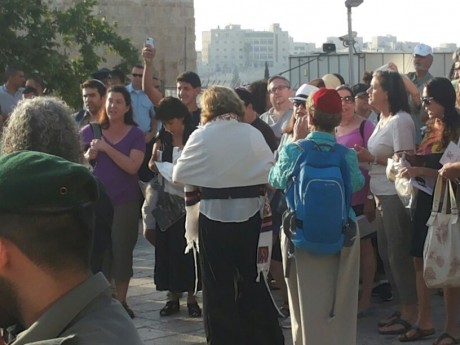 מחאת הנשים: נשות הכותל נשארו מחוץ לרחבת הכותל