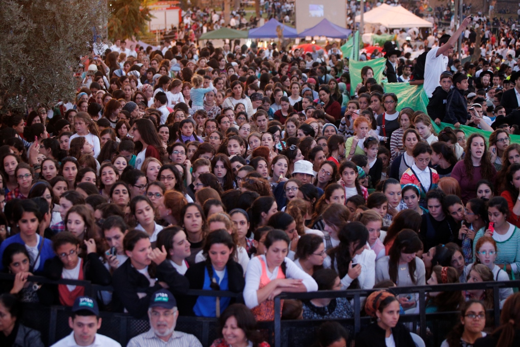 למרות הפיגוע: 30,000 איש עלו לחברון