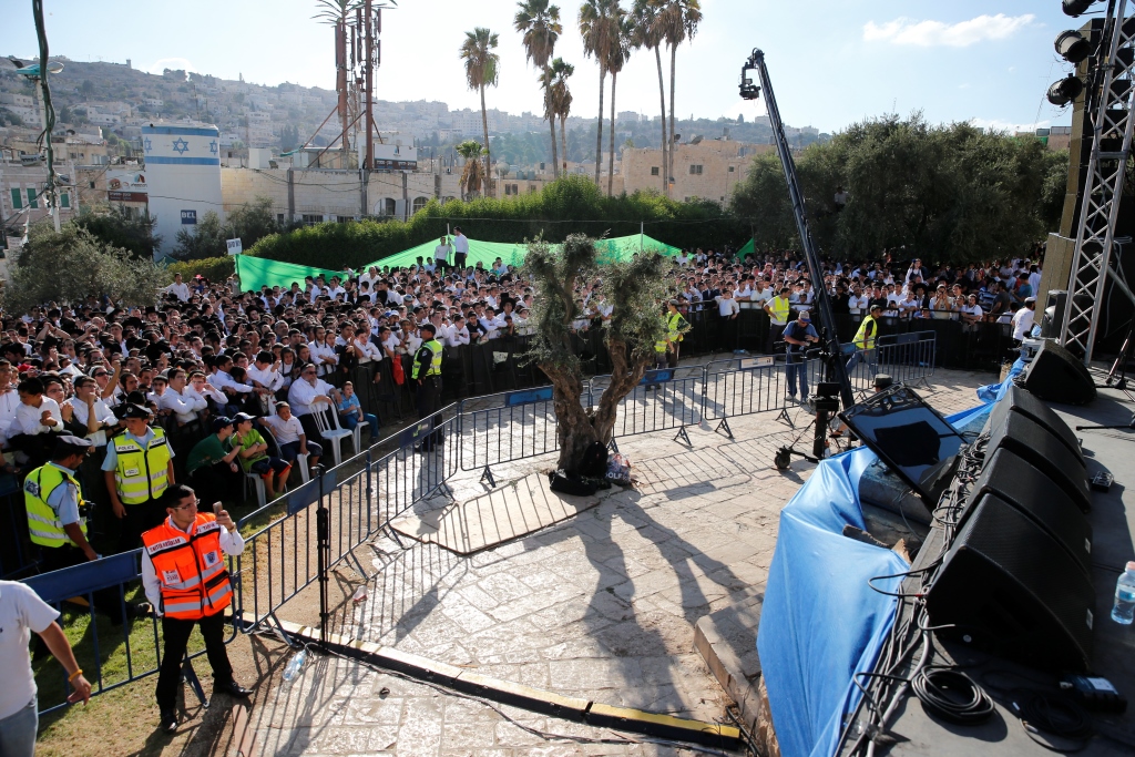 למרות הפיגוע: 30,000 איש עלו לחברון