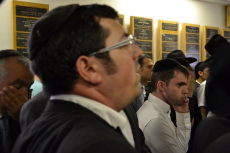 גלריה: התפילות בבית החולים לרפואת הרב יוסף