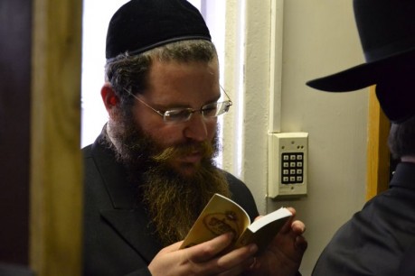 גלריה: התפילות בבית החולים לרפואת הרב יוסף