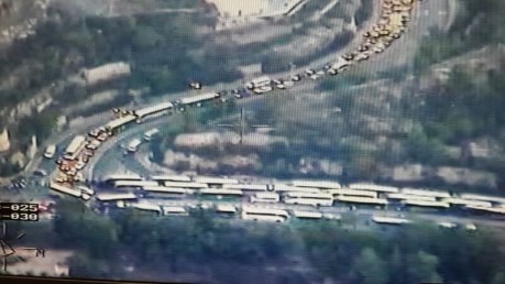 הרב בן דהן והשר אורי אריאל הותקפו במסע ההלוויה