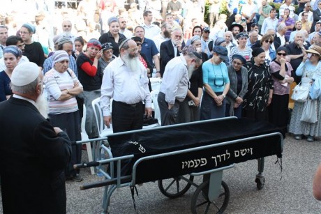 תמונות מהלווית הרב אברהם צוקרמן זצ"ל